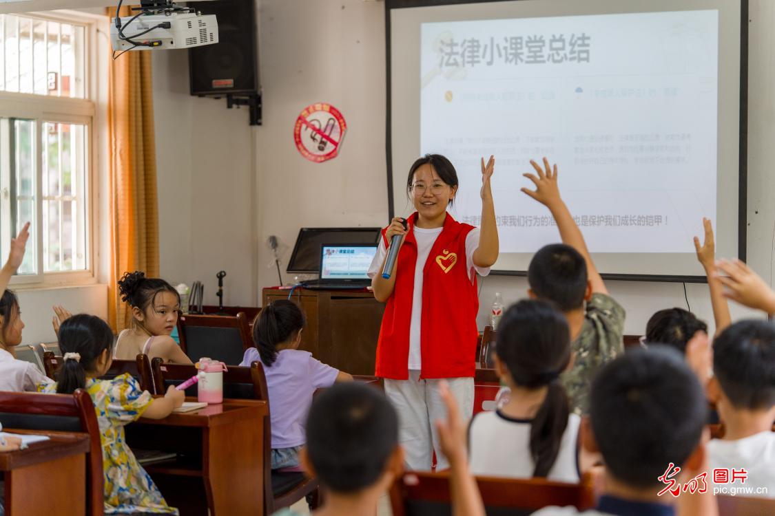 扎根乡土 深耕服务 新时代大学生的盛夏答卷